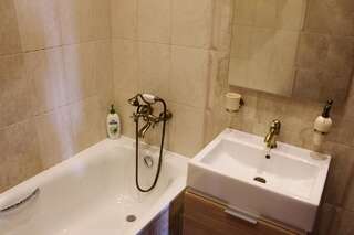 Апартаменты Apartment on Batoria Street City Center Гродно Апартаменты Делюкс-18